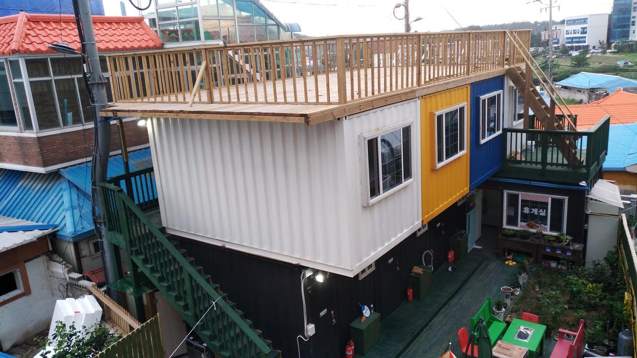 Ocean Capsule Guesthouse Gangneung Exterior photo