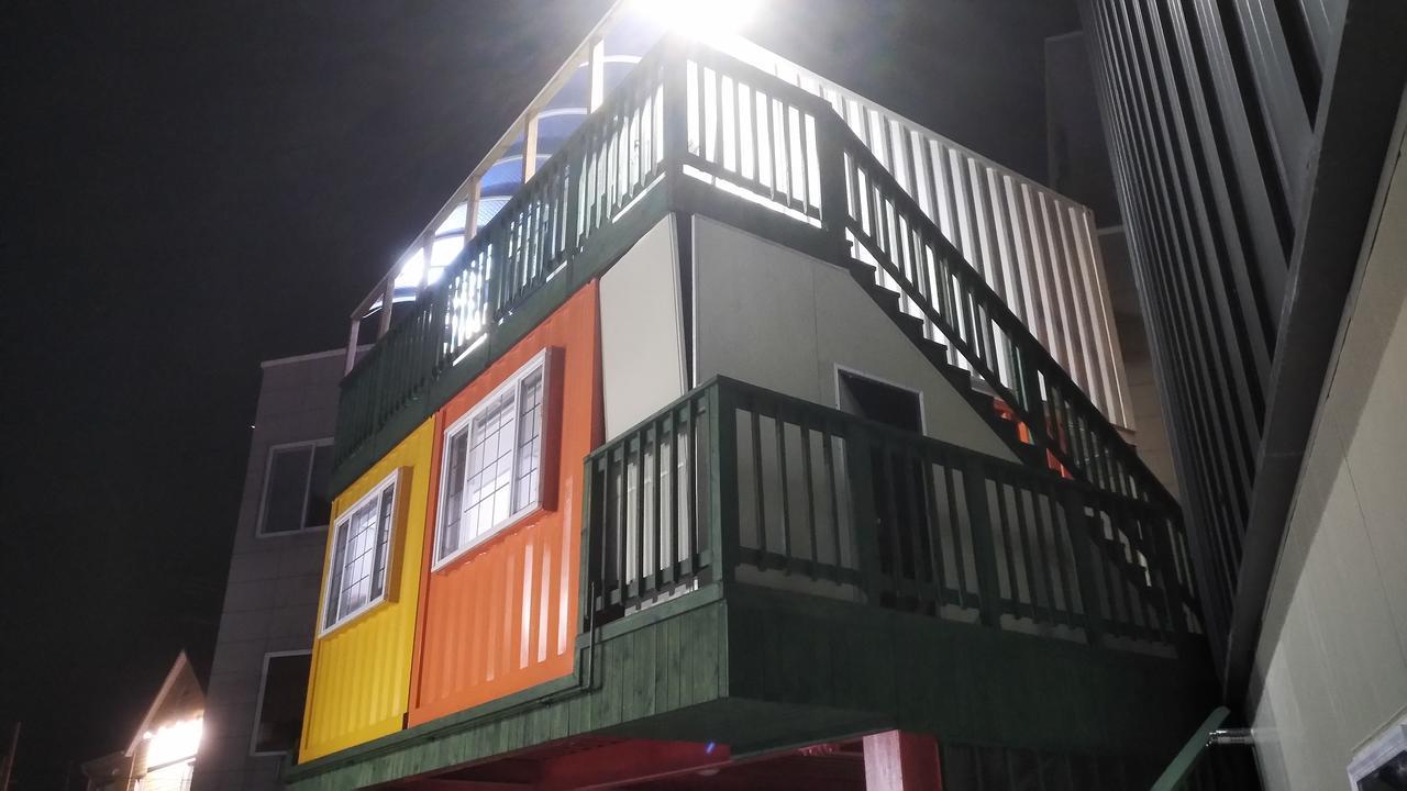 Ocean Capsule Guesthouse Gangneung Exterior photo